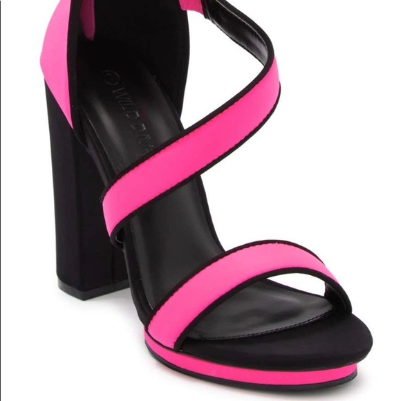 Neon pink block heeled sandals - Picture 2 of 5